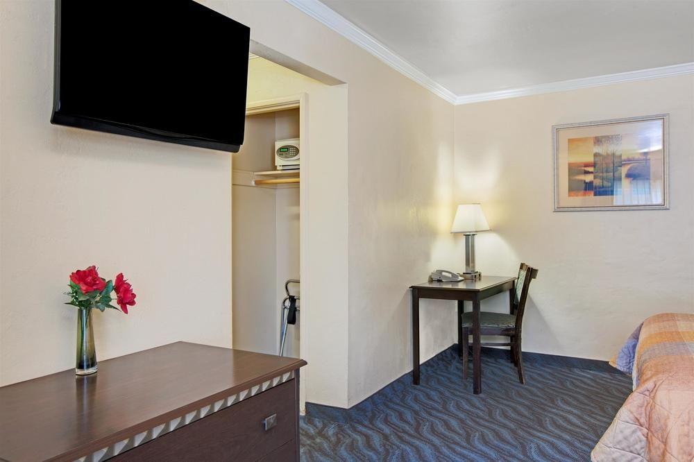 Super 8 By Wyndham Berkeley Motel Kültér fotó